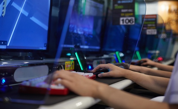 中 온라인 게임 이용 규제 한층 강화...게임 업계 매출 감소 우려